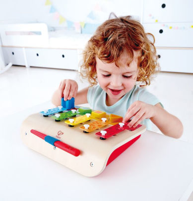 Xylophone crée de la musique jeu d'instrument de musique enfance enfance