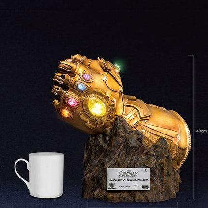 Guanto dell'infinito Replica Scala 1/1,5 Avengers Infinity War Statua Scultura 40cm (3948345622625)