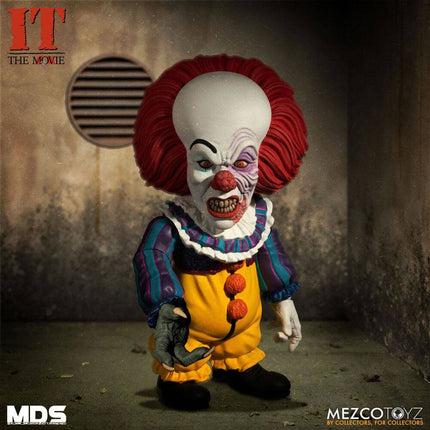 Pennywise Stephen Kings It 1990 MDS Deluxe Action Figure  15 cm