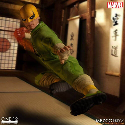 Iron Fist Action Figure Collezione 17cm Scala 1/12 Marvel Mezco Toys (4166070272097)