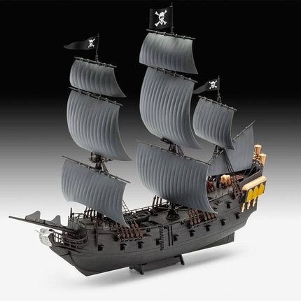 Piraci z Karaibów Dead Men Tell No Tales Easy-Click Model Kit 1/150 Black Pearl 26 cm